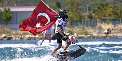 Motosurfun Kalbi Çeşme’de Attı