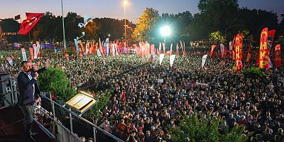 Özgür Özel’den Saraçhane’de Sert Mesaj: “Bin Yerde Operasyon Yapsan, Bin Yerde Direneceğiz!”