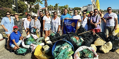 Rotary’den Çeşme’de Hayalet Ağ Temizliği