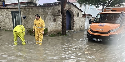 Sağanak Yağış Çeşme’de Etkili Oldu!