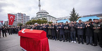 Şehit Uzman Çavuş Osman Oktay, İzmir’de Son Yolculuğuna Uğurlandı