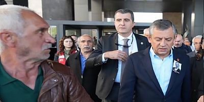 Son Dakika | CHP Genel Başkanı Özgür Özel’e Yumruklu Saldırı! 