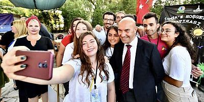 Soyer’den öğrencilere sevindiren haber; “50 milyonluk burs hesaplara yattı!”