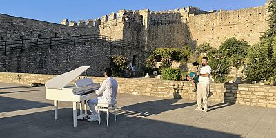 Tarihi Çeşme Kalesi’nde Bir İlk!