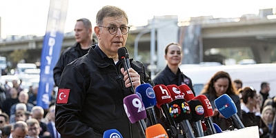 Tugay’dan Meslek Fabrikası önünde sert mesaj: “İzmir’i yenemeyeceksiniz!”