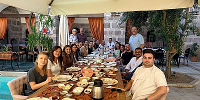 Turgay Başyayla’dan Çeşme’nin Sağlık Çalışanlarına Anlamlı Jest