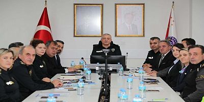 Yılbaşı gecesi İzmir'de 1432 trafik polisi sahada olacak!