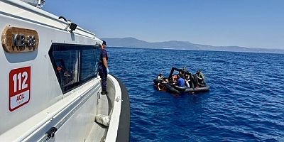 Yunanistan’ın Geri İttiği 57 Düzensiz Göçmen Çeşme ve Menderes Açıklarında Kurtarıldı