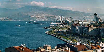 'Zemin çöküyor, önlem alınmazsa İzmir'i su basacak'